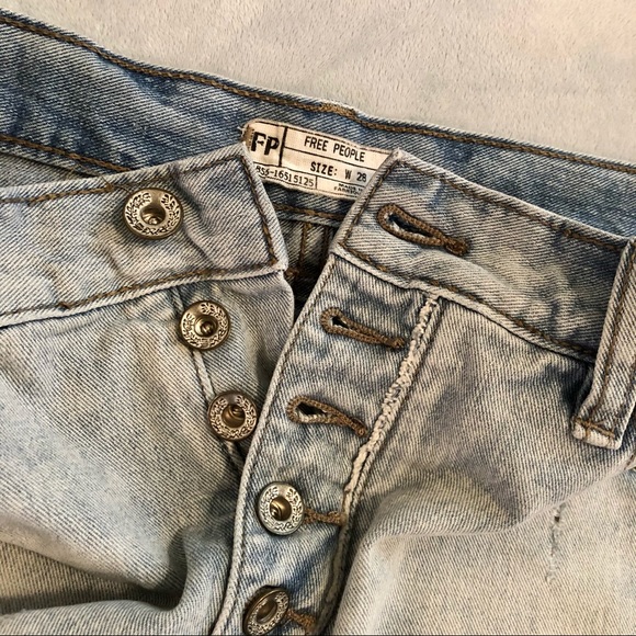 ✅SOLD![Free People] Button Fly Cutoff Denim Shorts - Picture 6 of 15